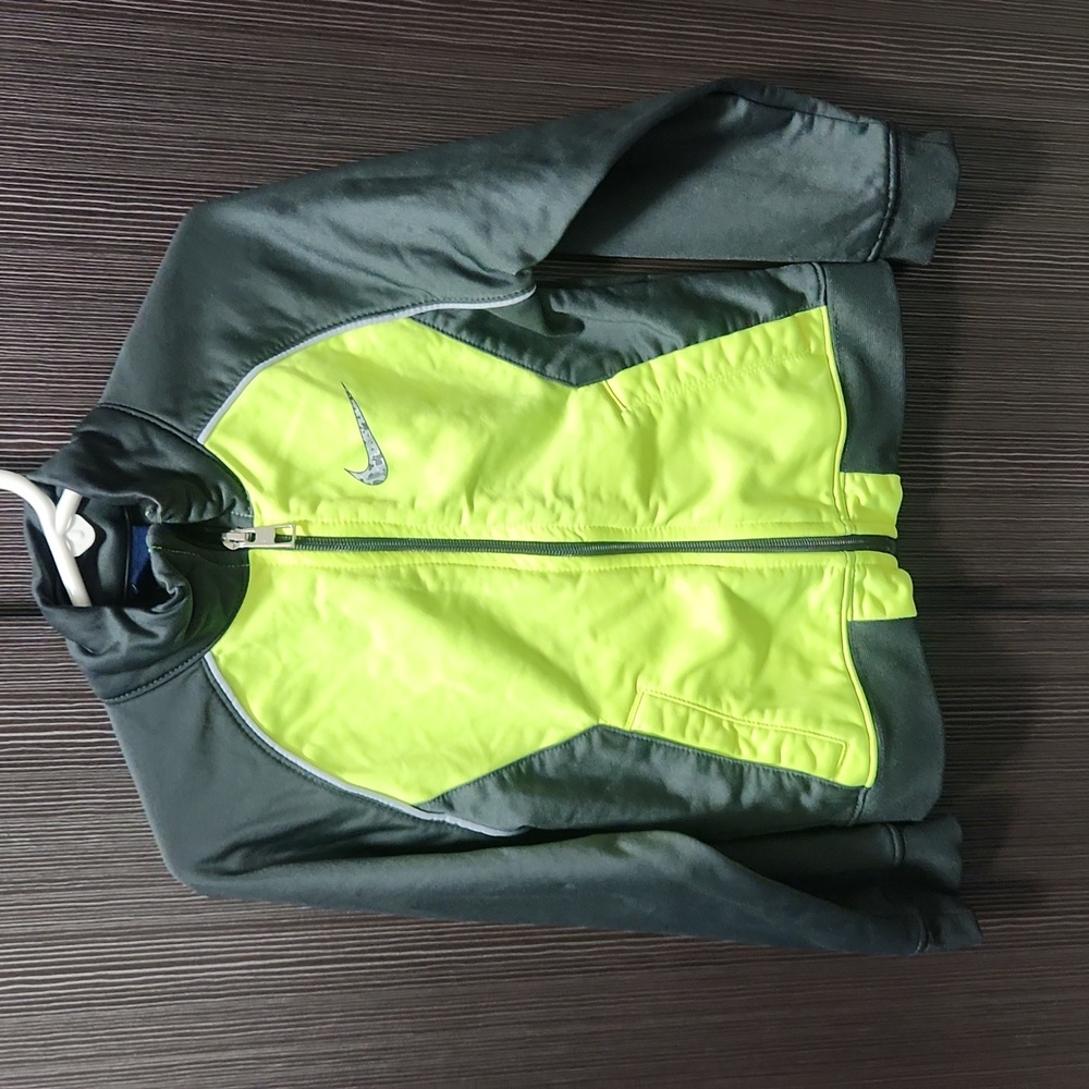 Kid Nike tracksuit top
